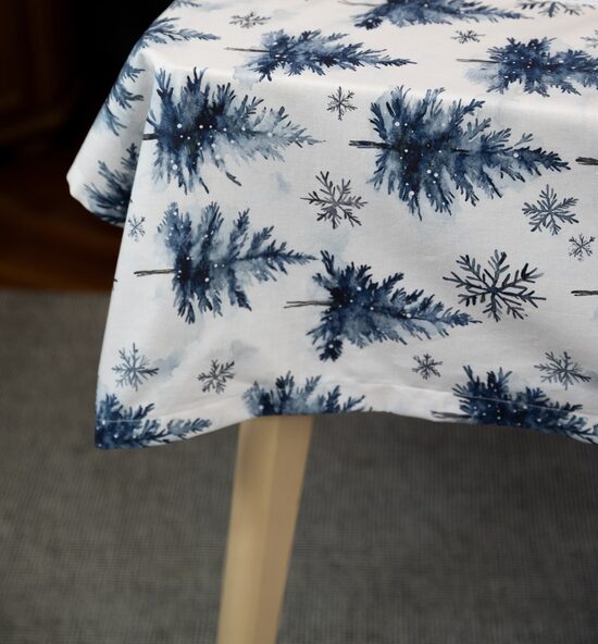 Galdauts "Zilās eglītes ar sniegpārsliņām"(170×130)